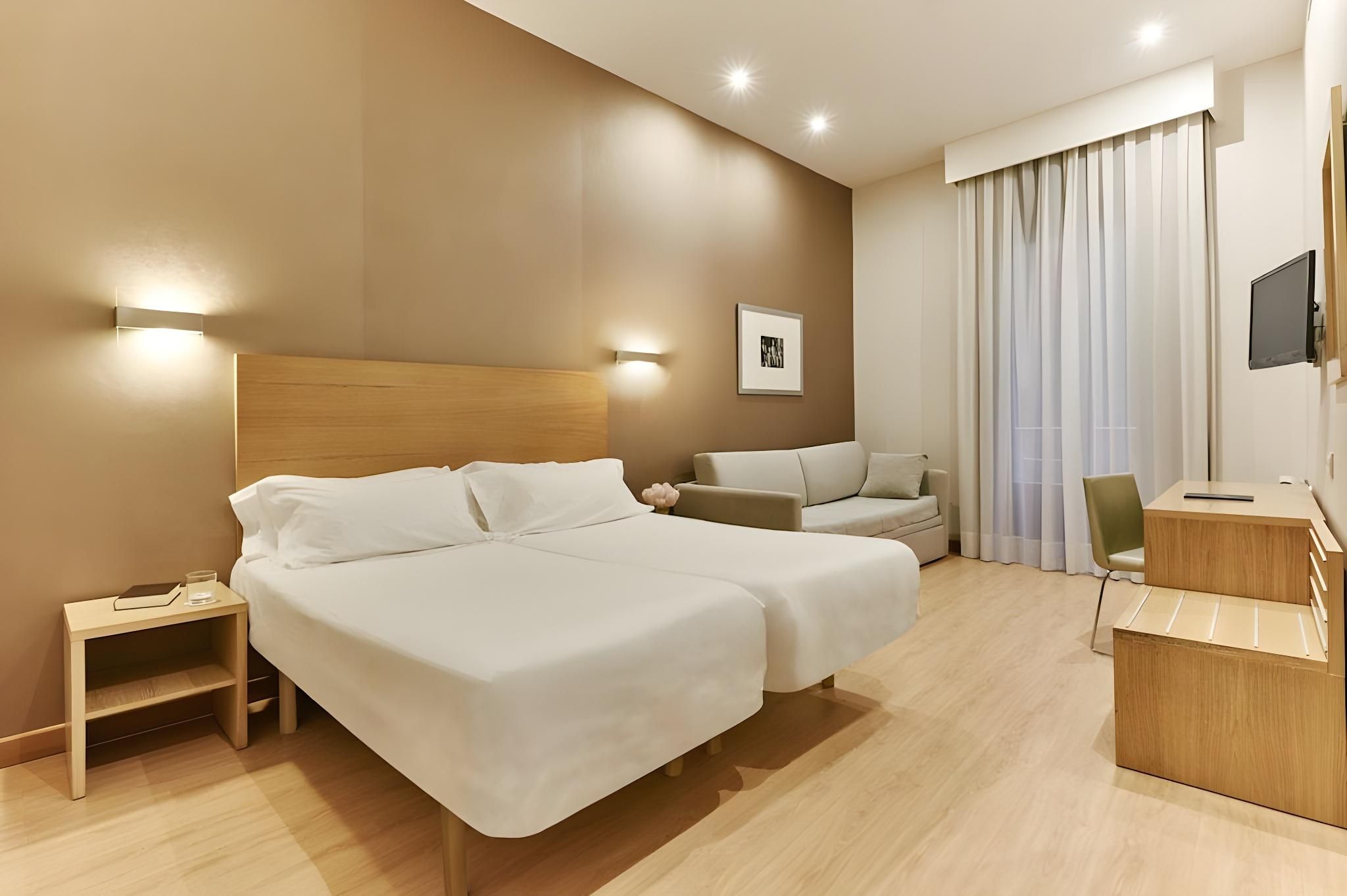 undefined Hotel Regente 10