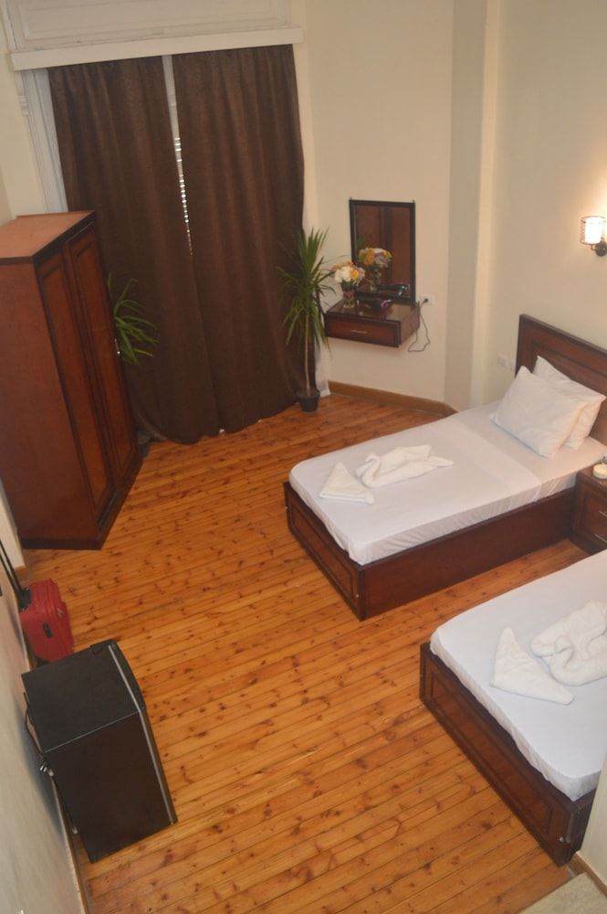undefined Midtown Hostel 7