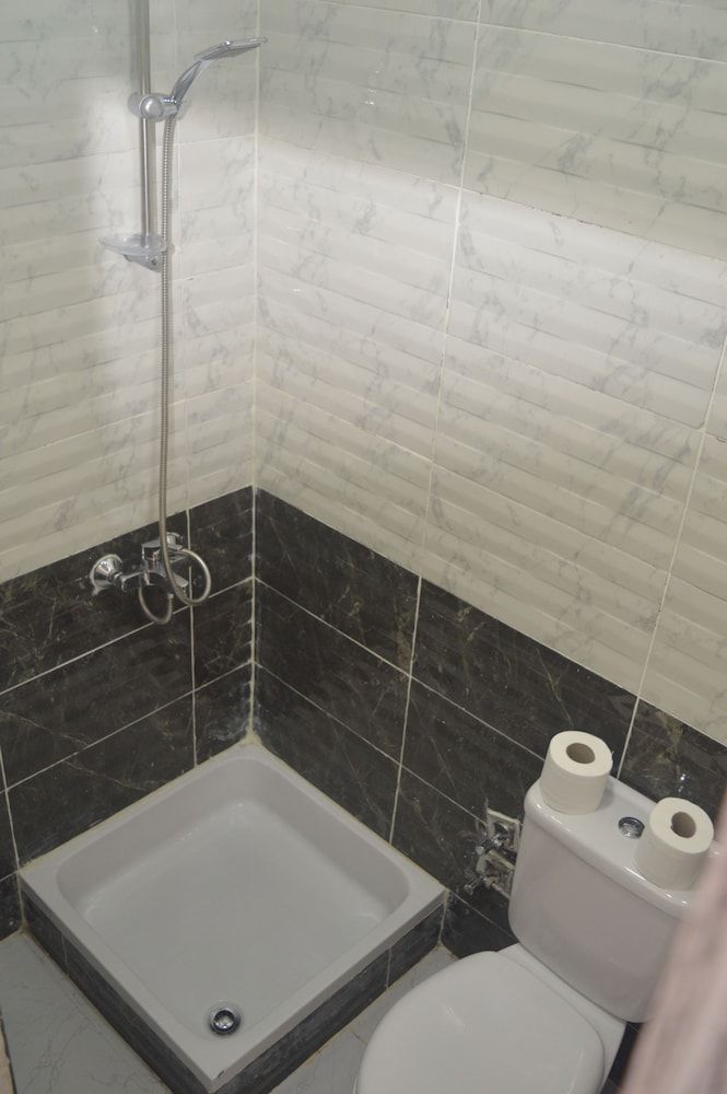 Midtown Hostel Deluxe Double Room, City View 15