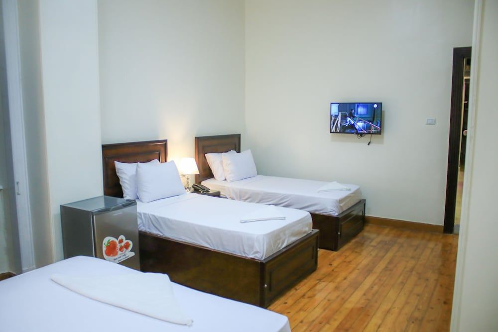 undefined Midtown Hostel 10