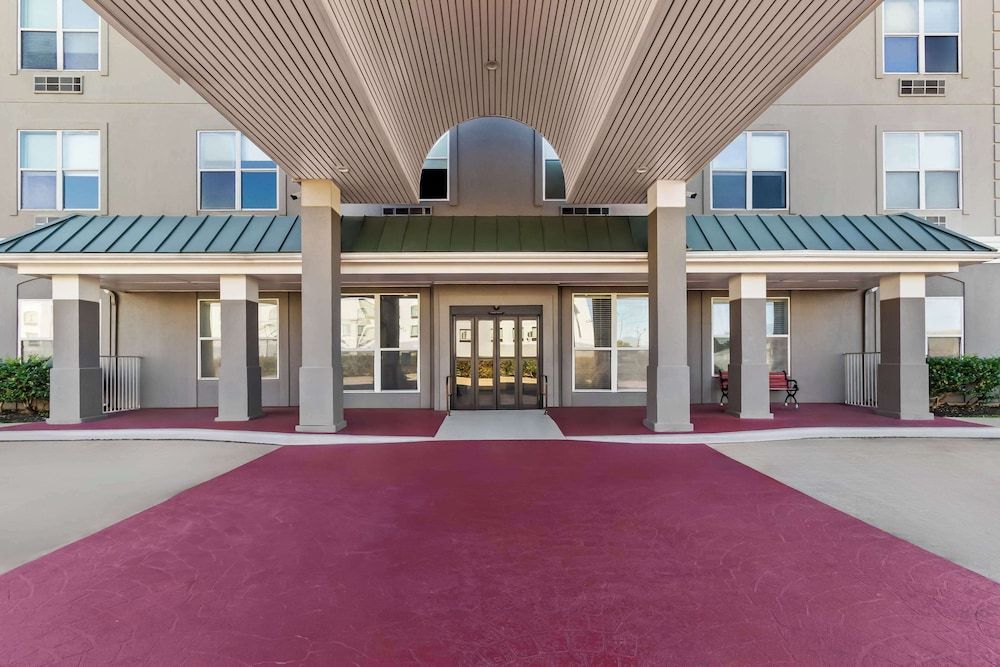 undefined Sonesta Essential IAH Airport JFK Boulevard 5