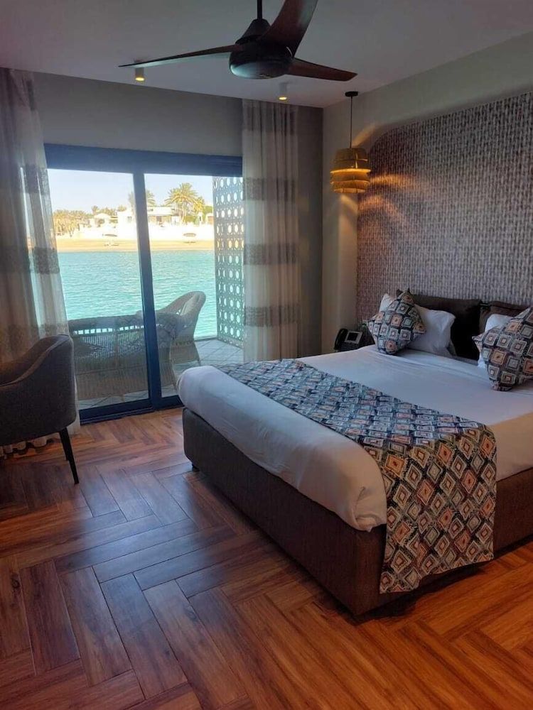 Suite Lagoon Bungalow