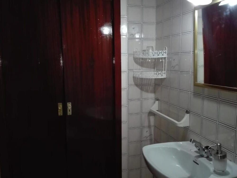 Pensión Javier Double or Twin Room, Private Bathroom 6