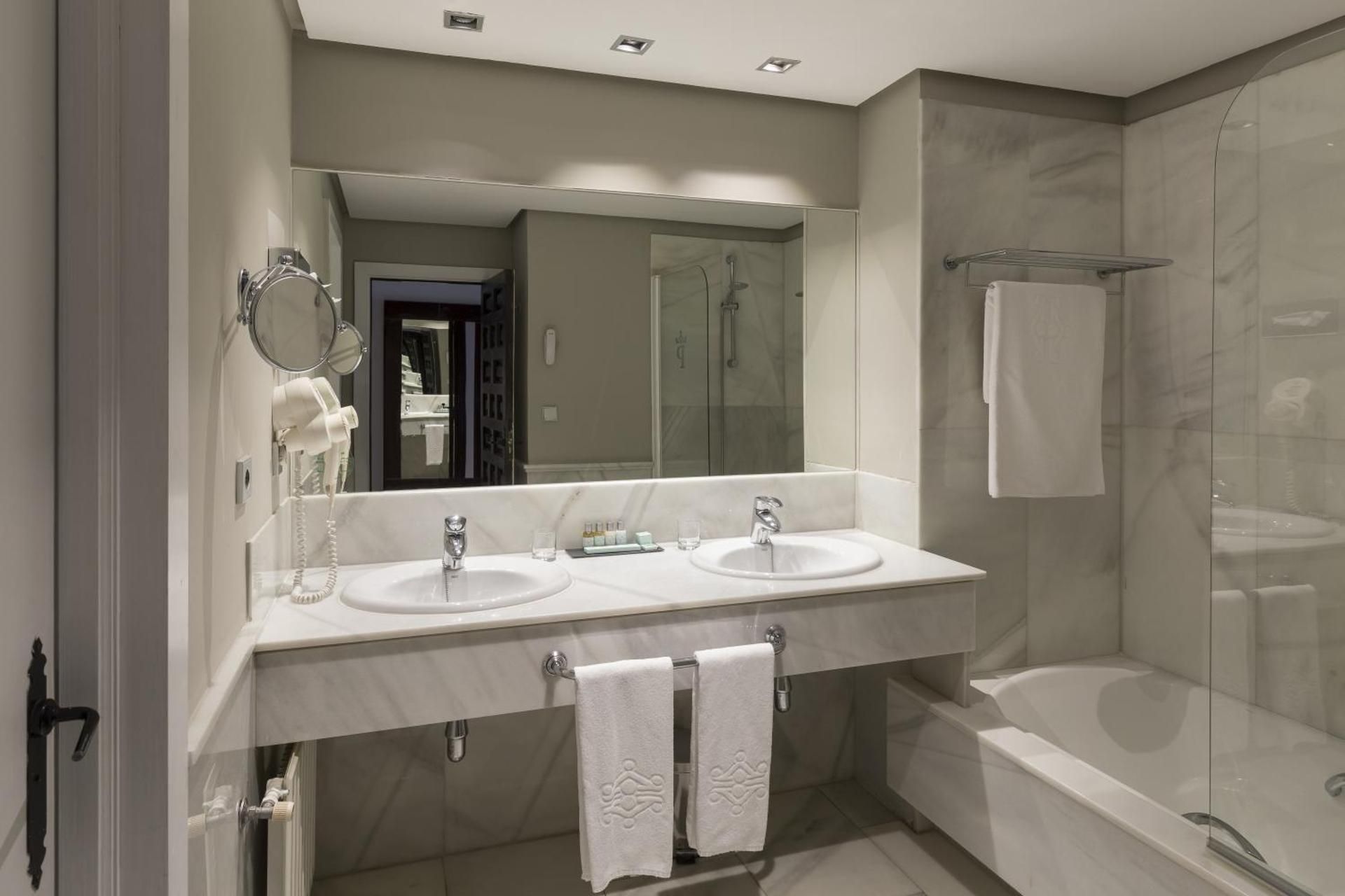 Parador de Toledo Standard Double Room 2