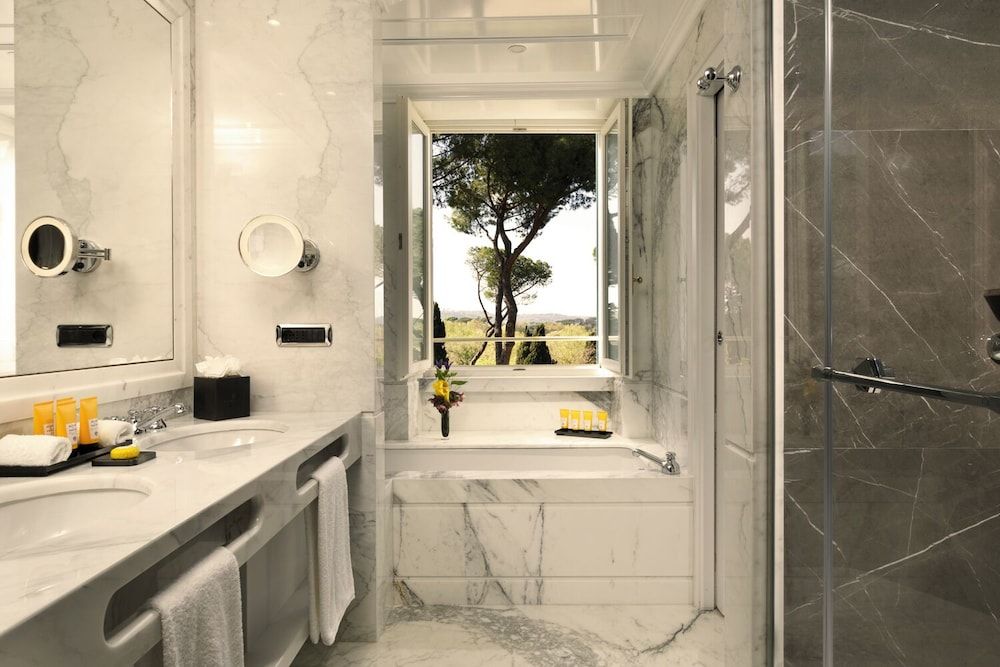 undefined Hotel Splendide Royal - The Leading Hotels of the World 9