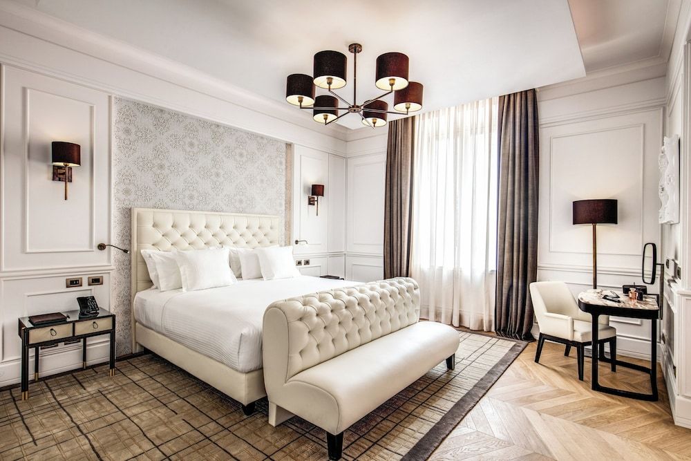 Penthouse Jacuzzi Suite