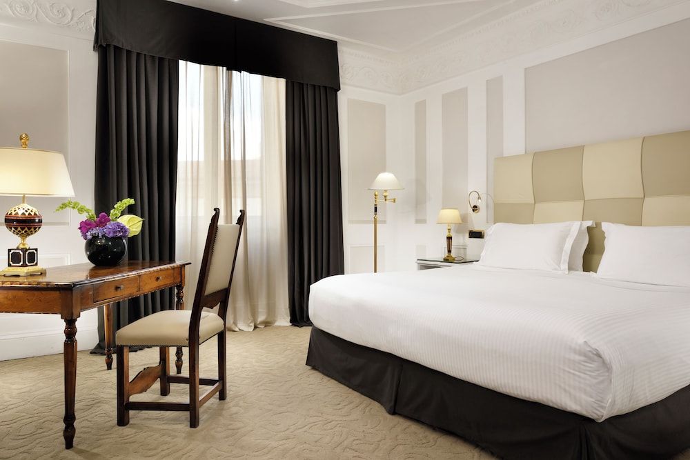 Hotel Splendide Royal - The Leading Hotels of the World Premium Room