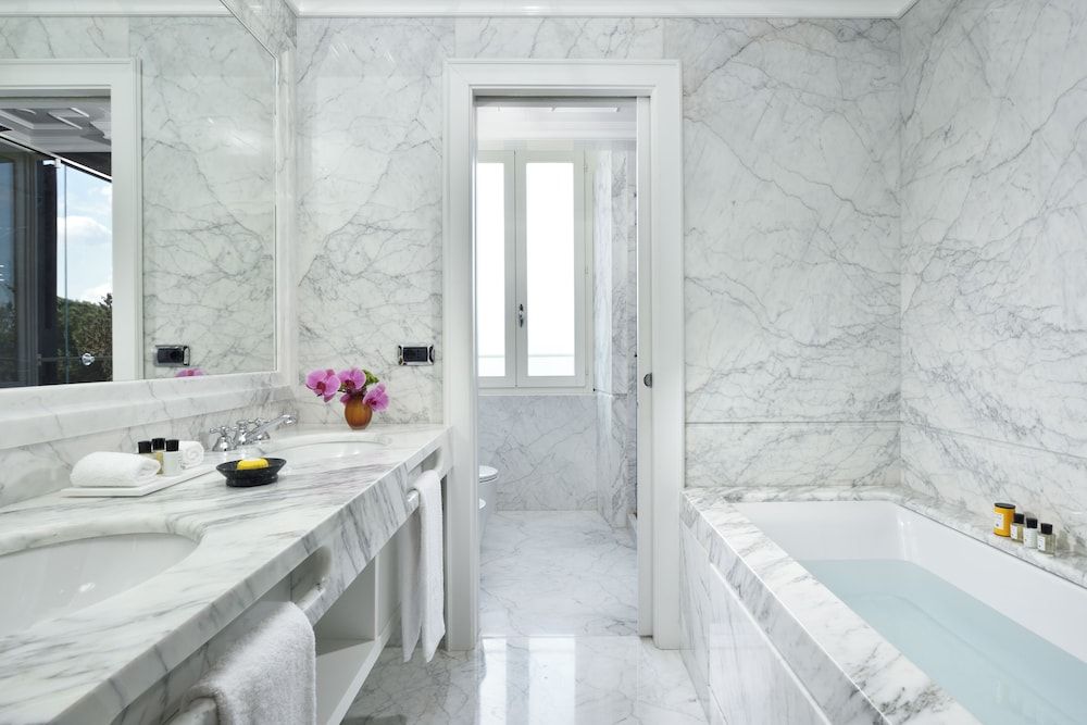 undefined Hotel Splendide Royal - The Leading Hotels of the World 10