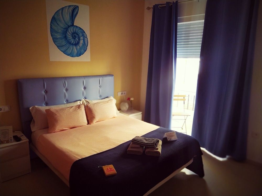 Casa Nautilus Cadiz Double Room 3