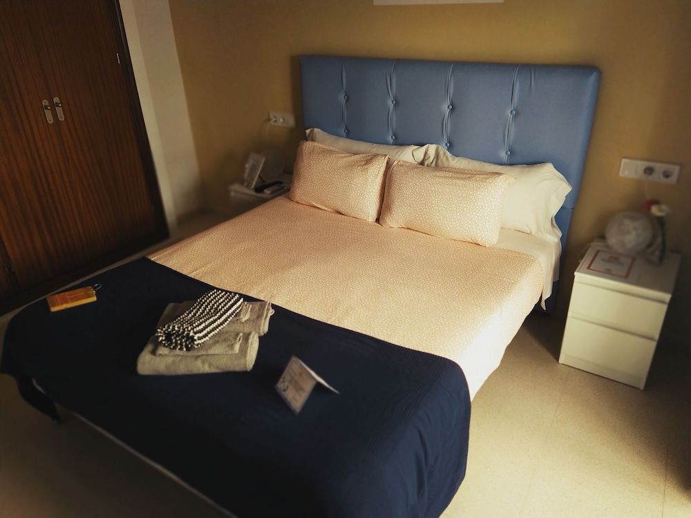 Casa Nautilus Cadiz Double Room 4