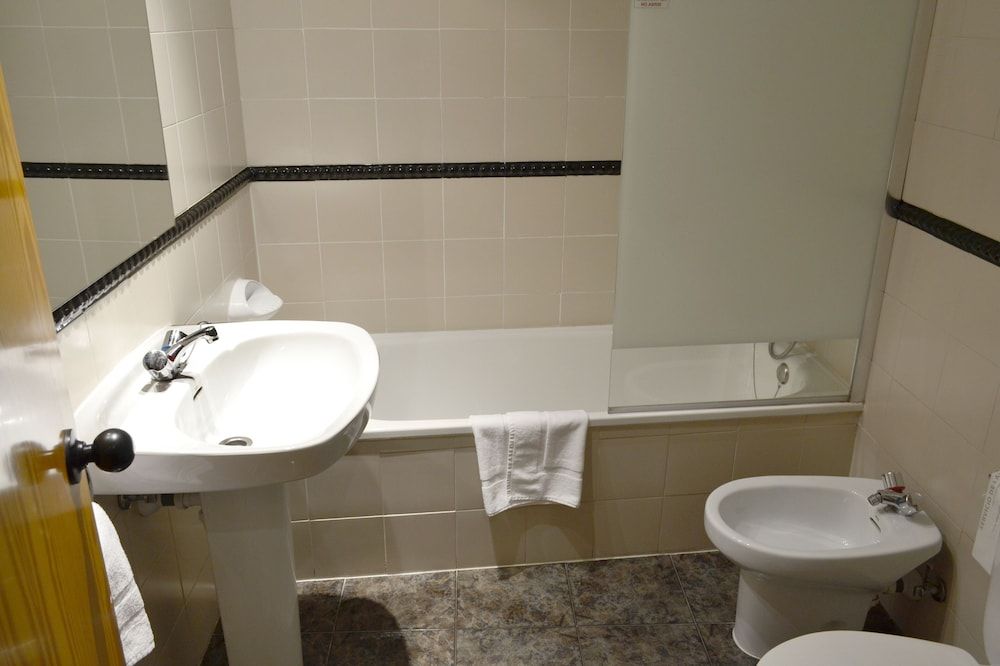 Hotel Alda El Pasaje Economy Double Room 3