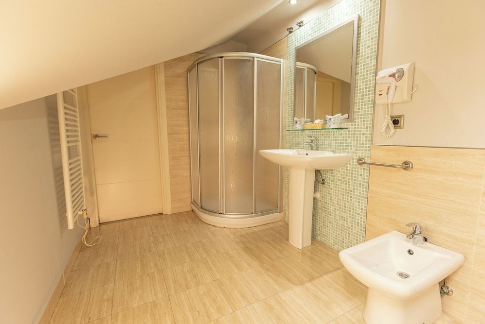 Hotel Montedobra Single Room 11