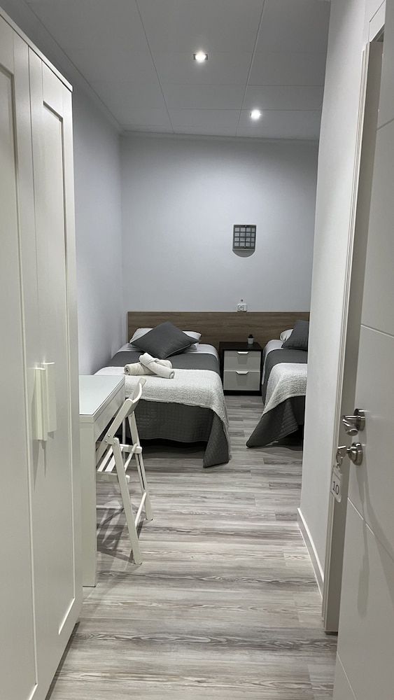 undefined Hostal Ruta de Francia 10