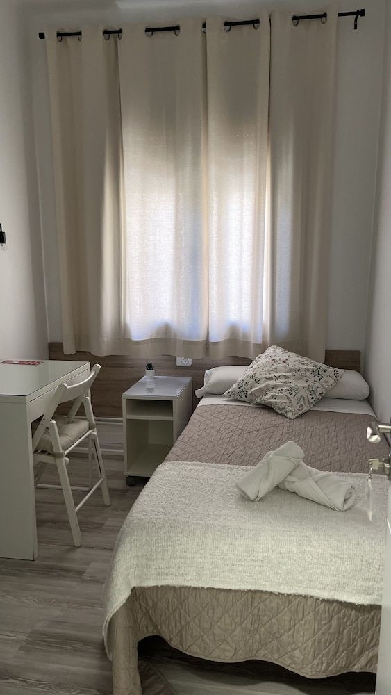 undefined Hostal Ruta de Francia 2