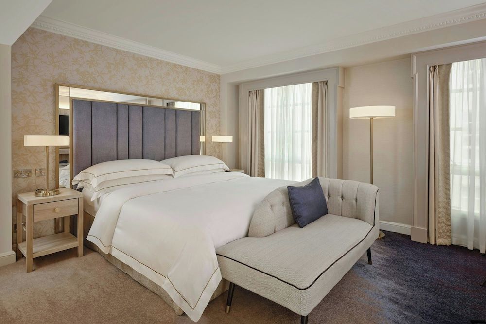 The College Green Hotel Dublin, Autograph Collection Deluxe Room, 1 King Bed 2