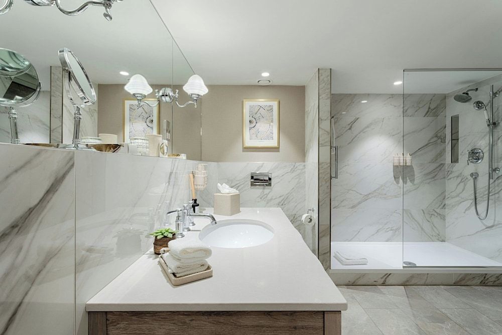 The College Green Hotel Dublin, Autograph Collection Deluxe Room, 1 King Bed 3