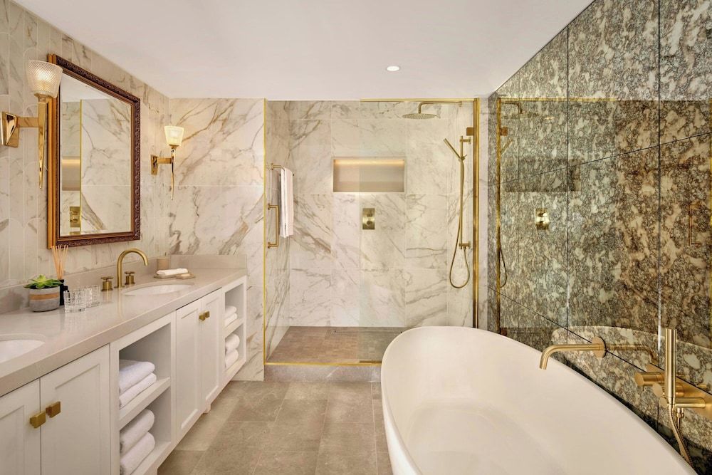 Presidential Suite, 1 King Bed, Non Smoking, City View