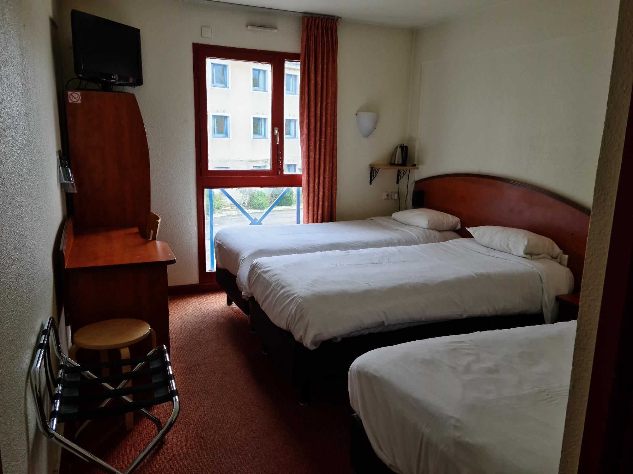 Standard Triple Room - Non-Smoking