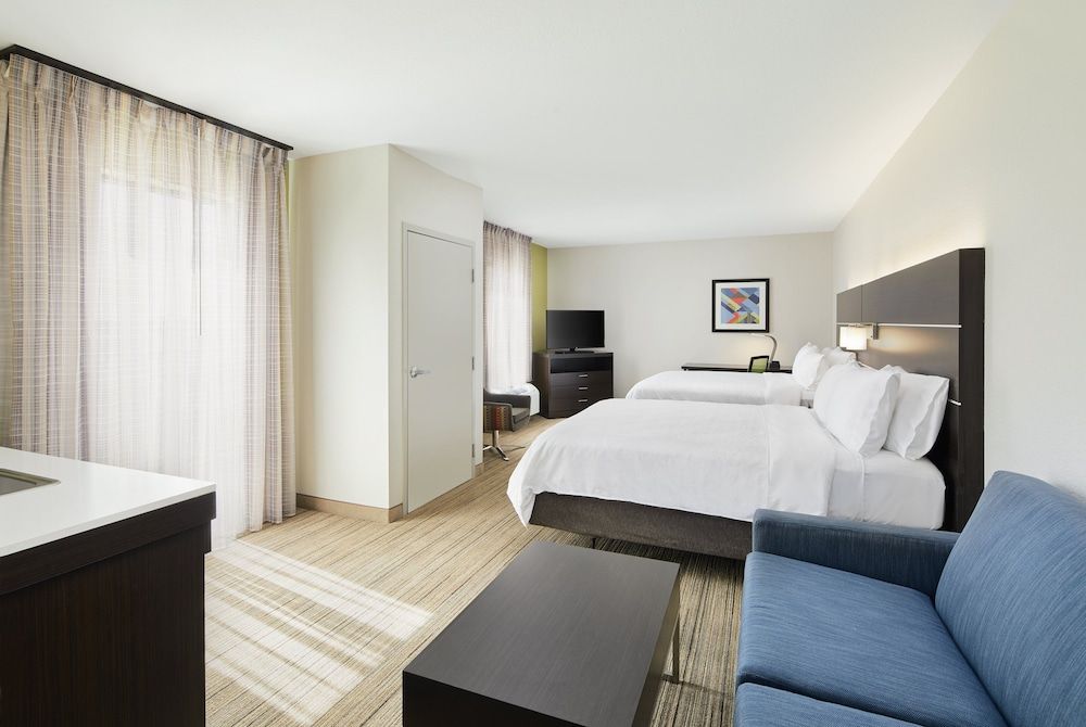 Suite, 2 Queen Beds, Accessible (Mobility, Tub)