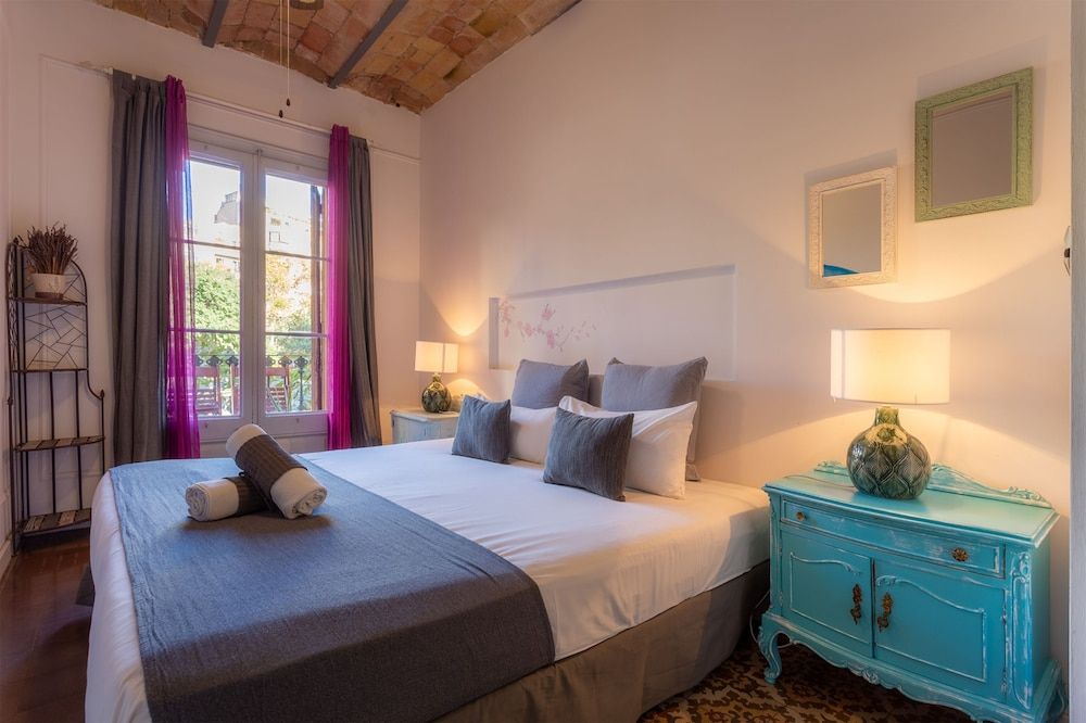 Primavera Hostel Double Room, Shared Bathroom 4