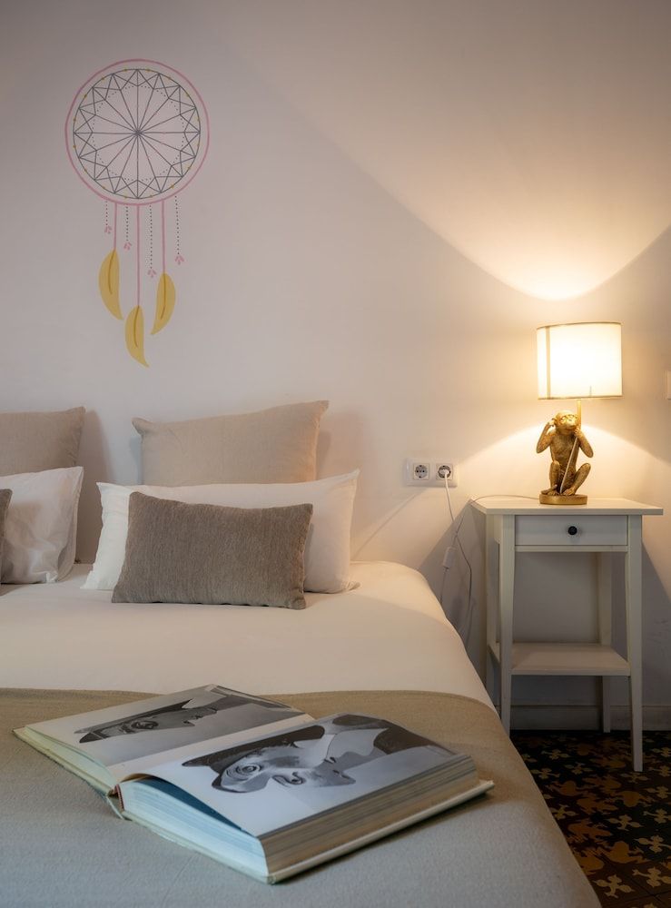 Primavera Hostel Double Room, Shared Bathroom 6