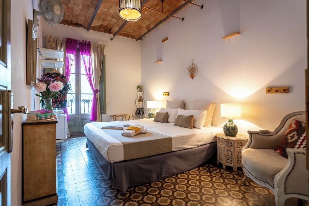 Primavera Hostel Double Room, Shared Bathroom 10