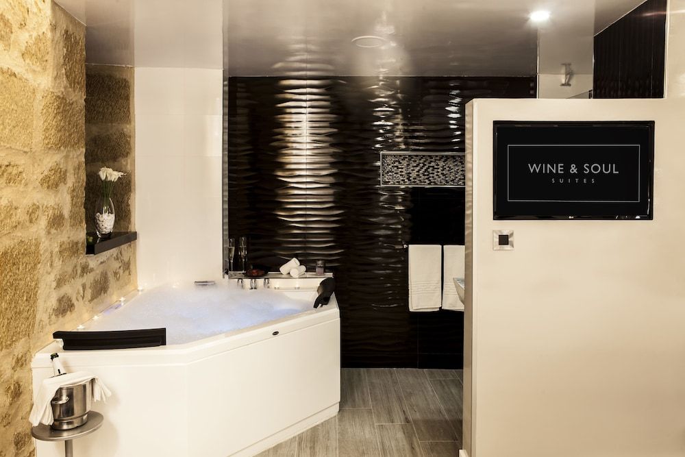 Wine & Soul Suites Executive Suite, 1 Bedroom, Hot Tub (Suite Gran Reserva) 3