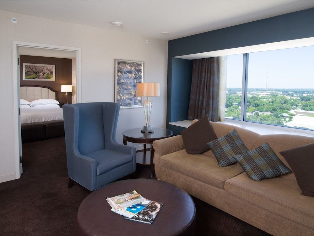 Club Suite, 1 King Bed, Non Smoking