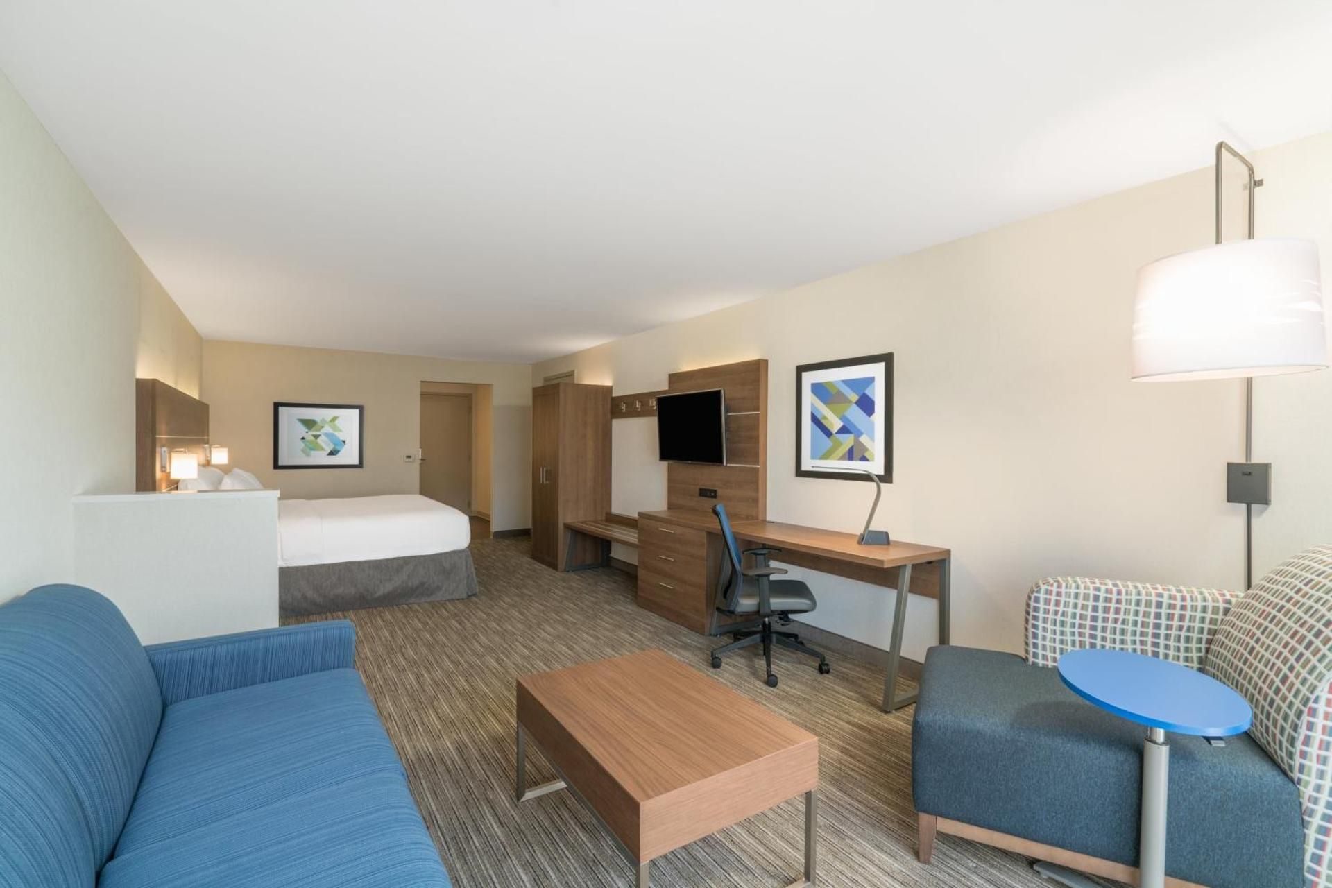 King Suite with Sofa Bed - Non-Smoking