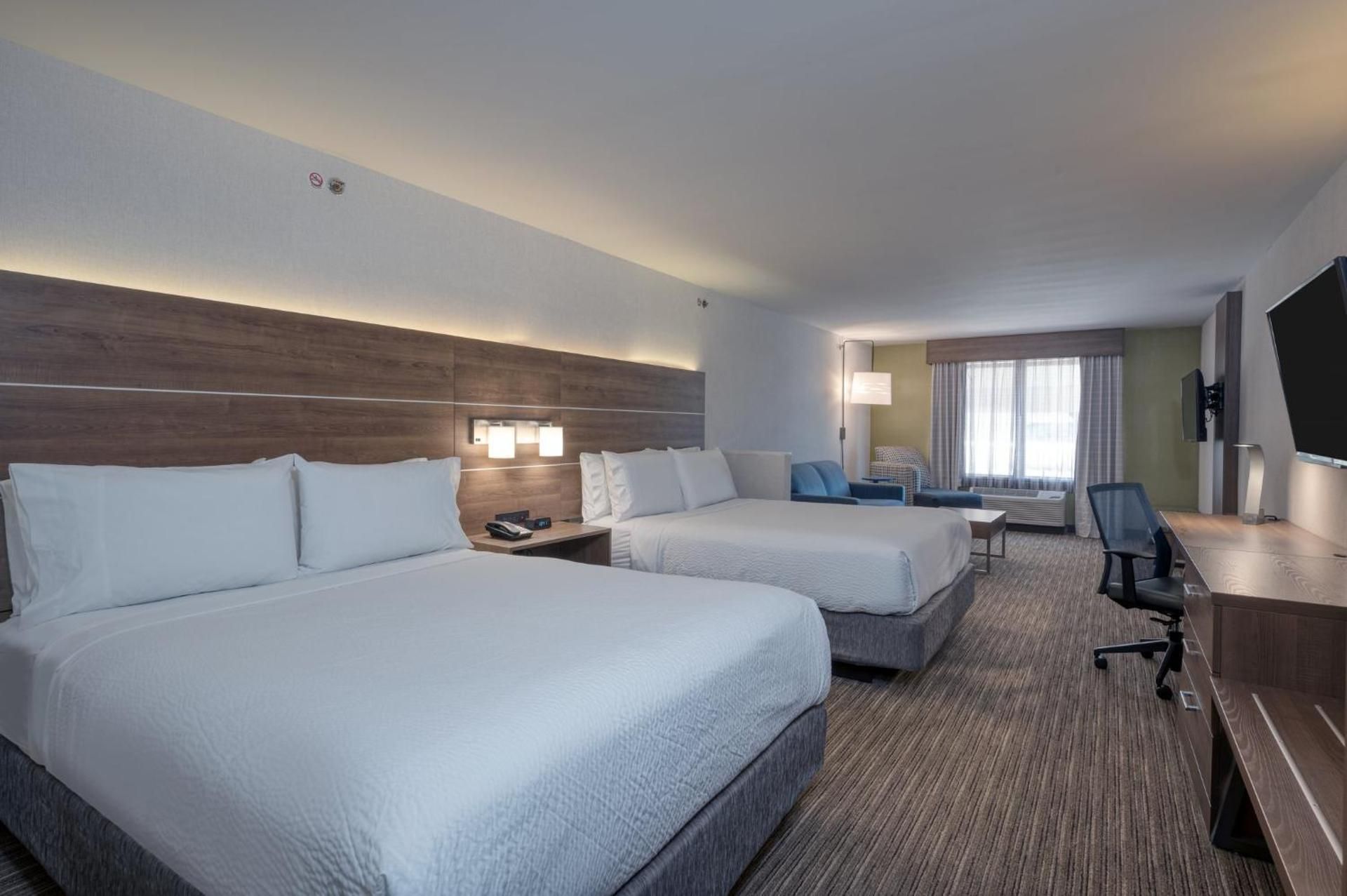Queen Suite with Two Queen Beds and Additional Living Area