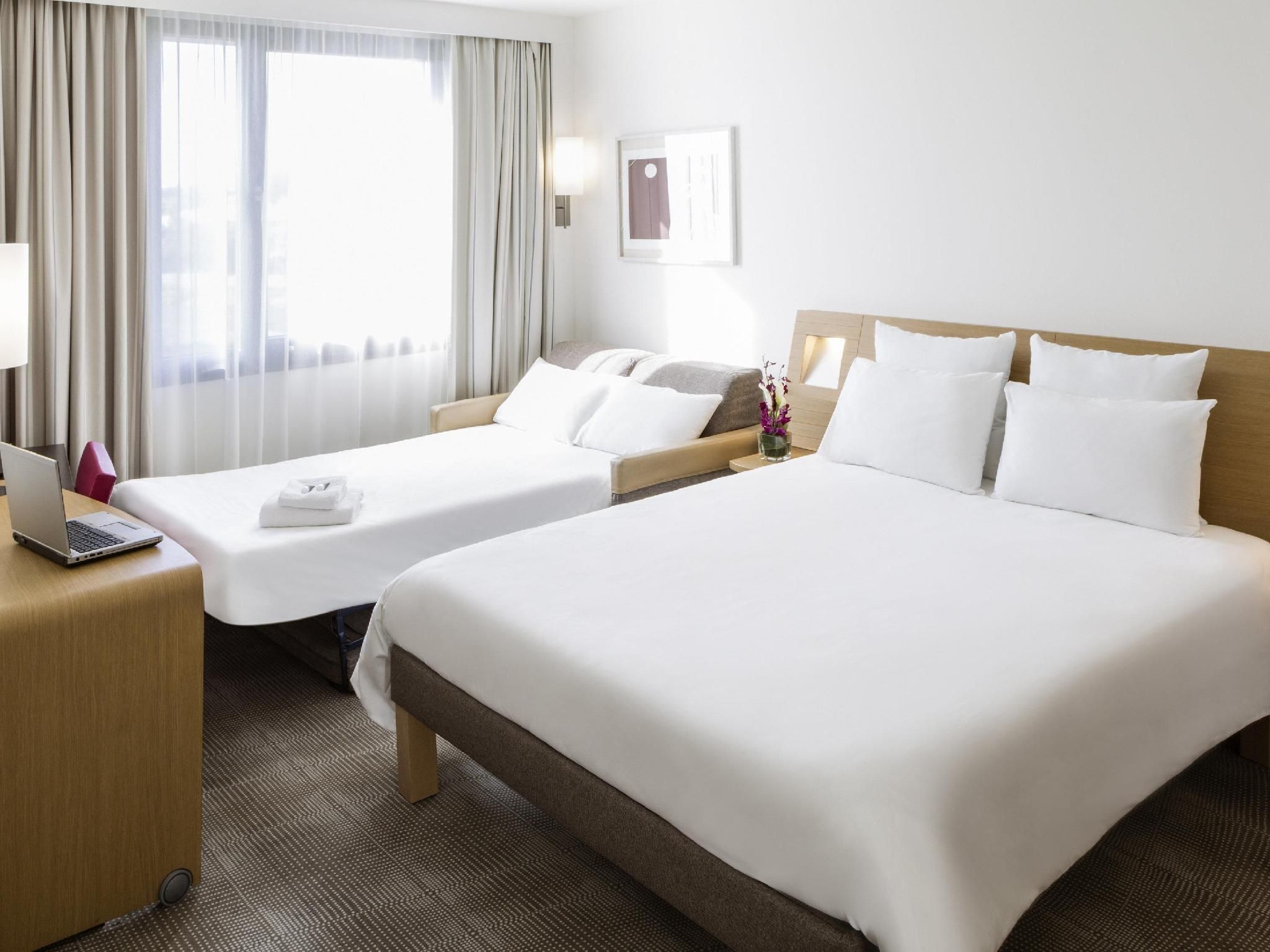 Classic Room with 1 double bed and 1 single sof a bed