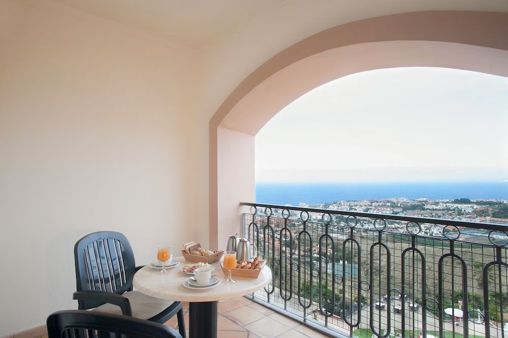 Hotel Las Aguilas Tenerife, Affiliated by Melia Premium Suite, 2 Bedrooms 2