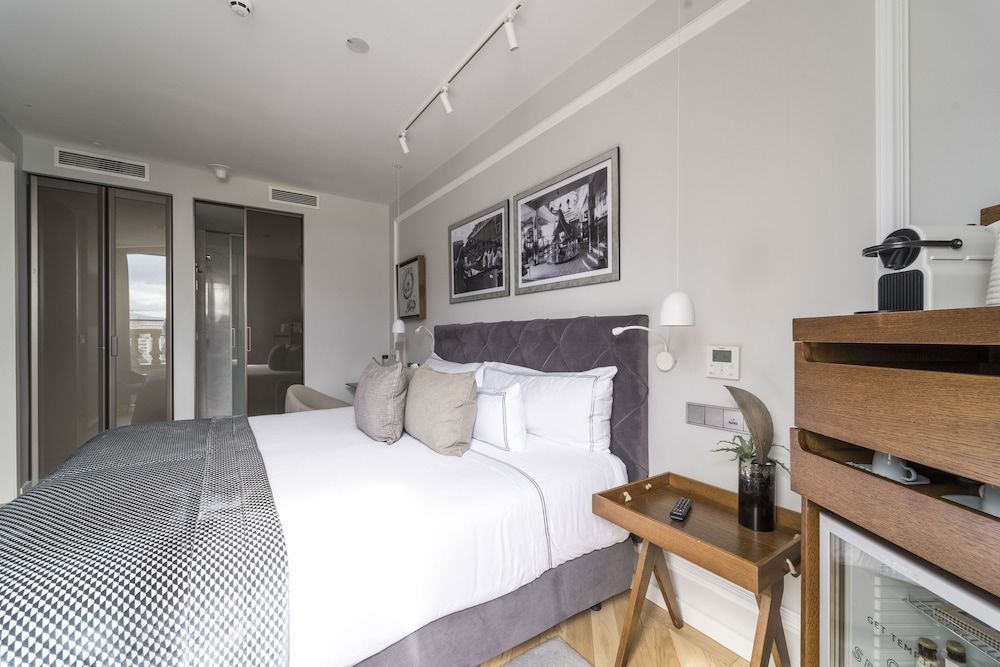 Lasala Plaza Hotel - Adults only Room, Partial Sea View (Petite) 3