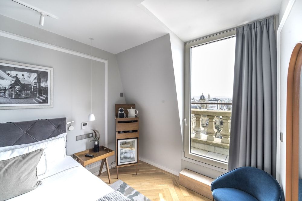 Lasala Plaza Hotel - Adults only Room, Partial Sea View (Petite) 7