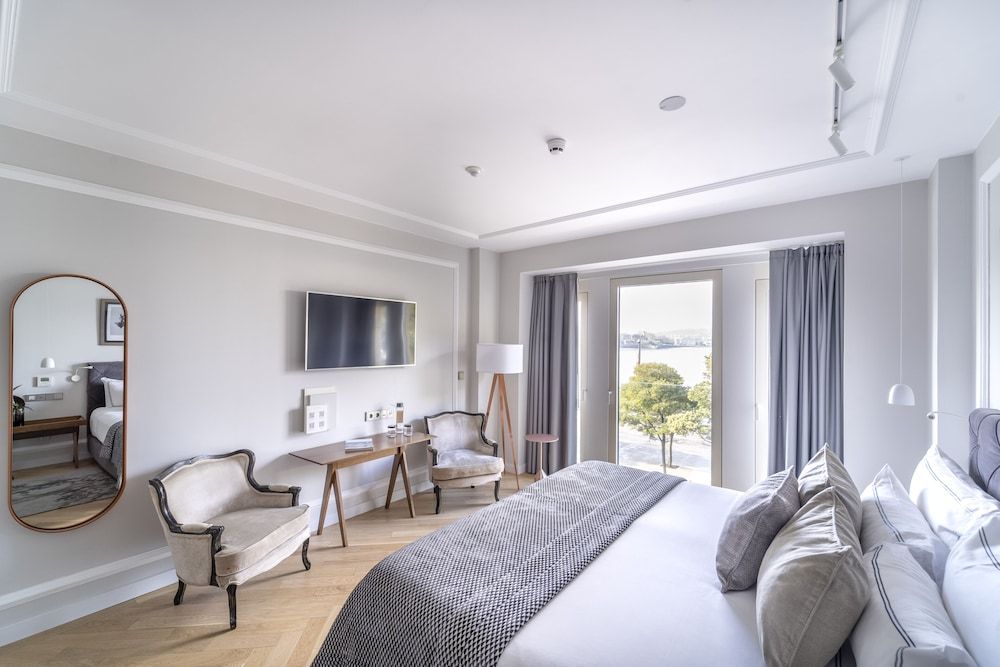 Lasala Plaza Hotel - Adults only Classic Room, 1 Bedroom, Harbor View 4