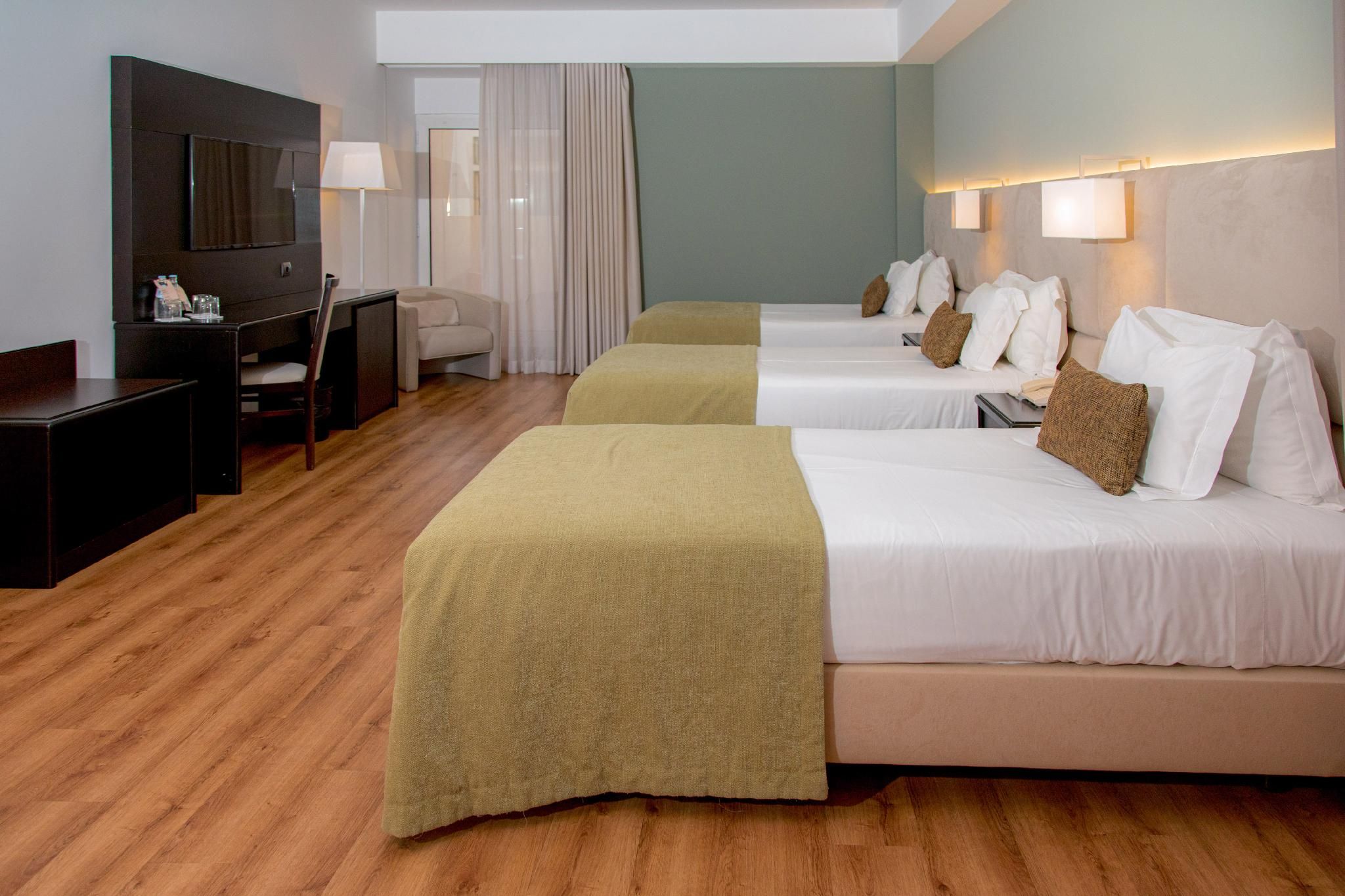 Suite 3 Adults