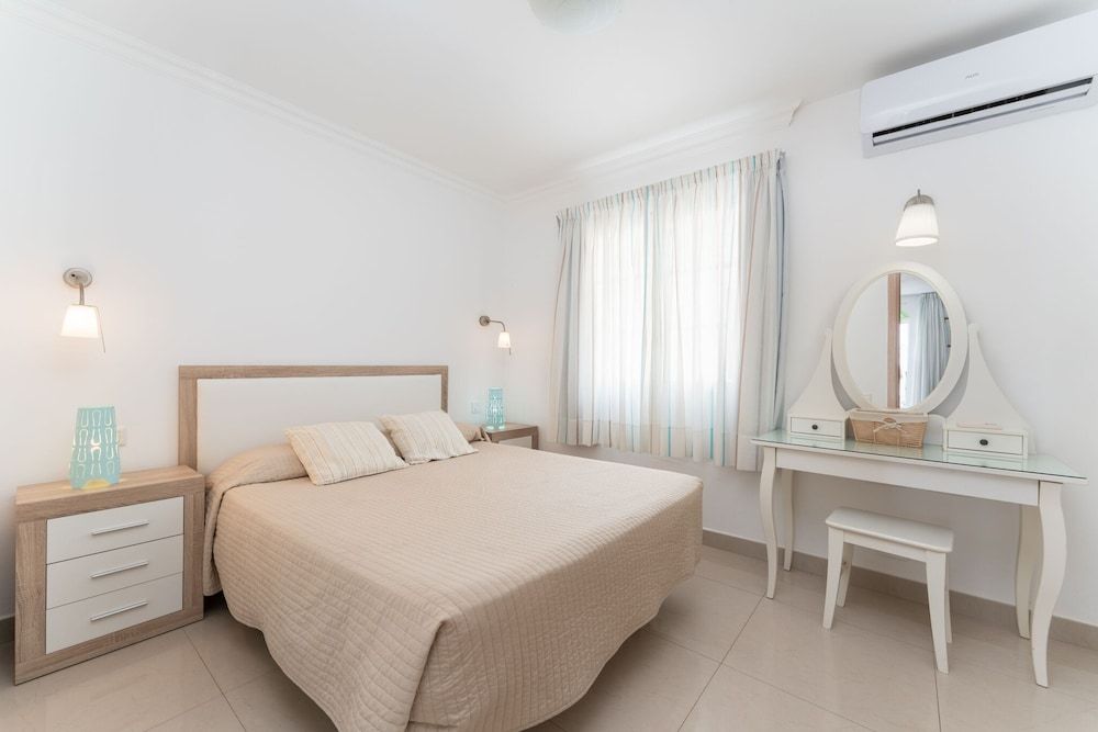 Superior Apartment, Harbor View (solarium, top floor)