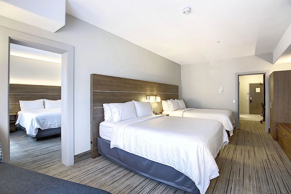 Holiday Inn Express Airport-Calgary by IHG
