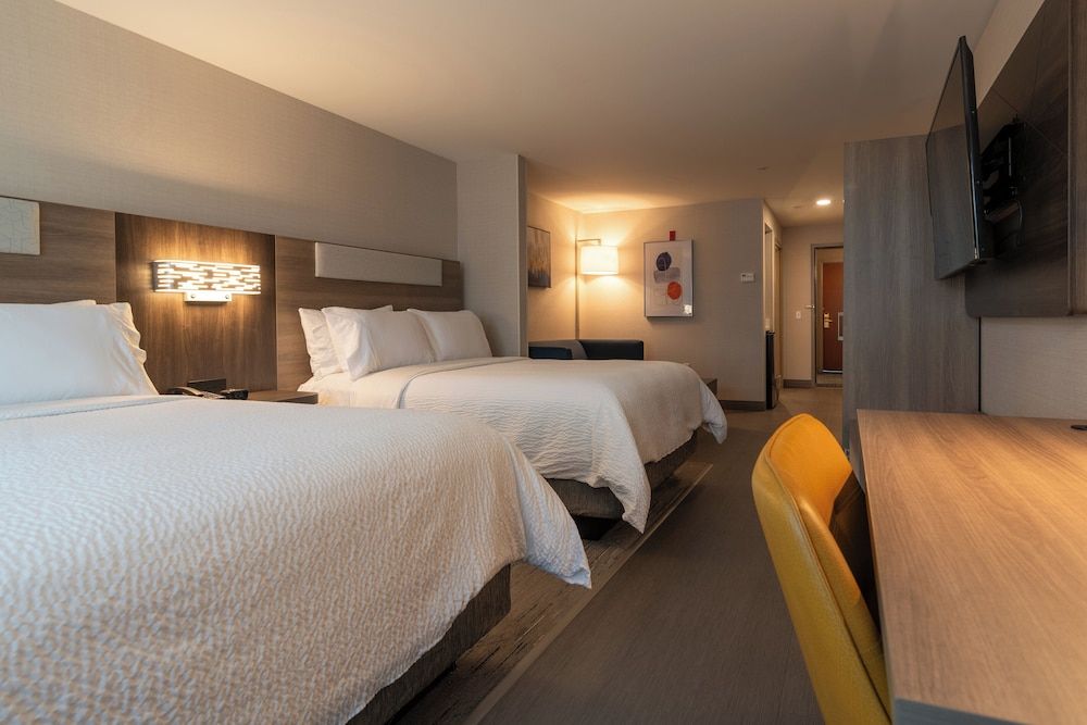 Suite, Multiple Beds