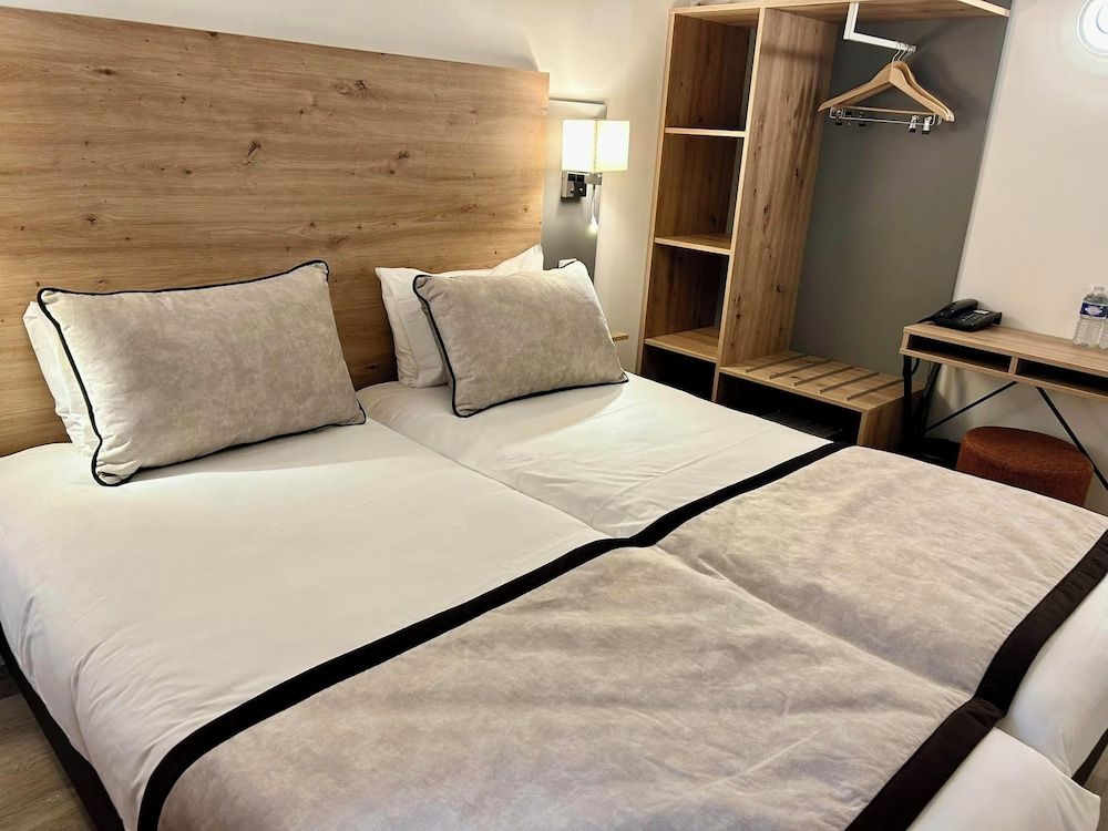 undefined Hotel Derby Eiffel 7