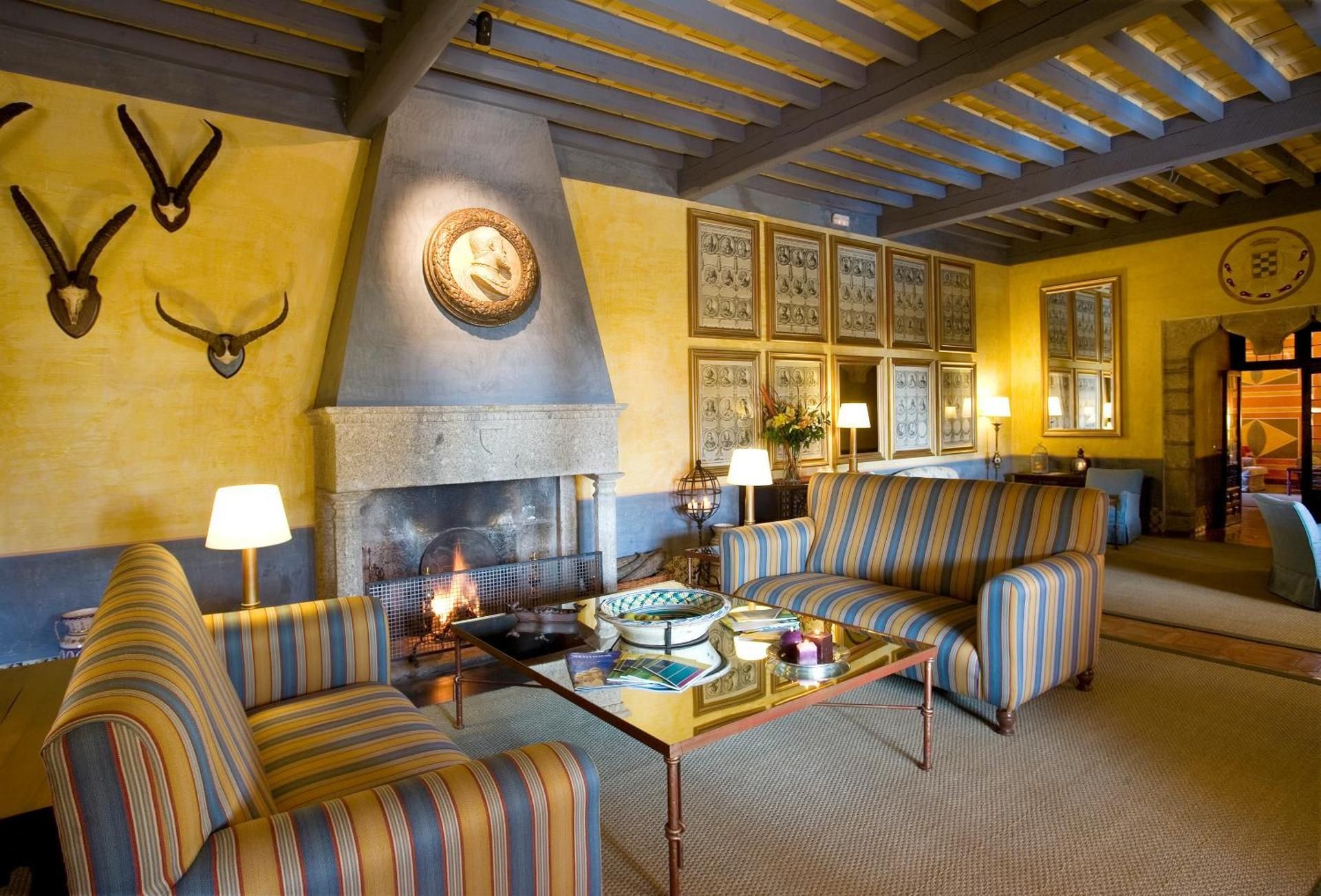 shared lounge/tv area