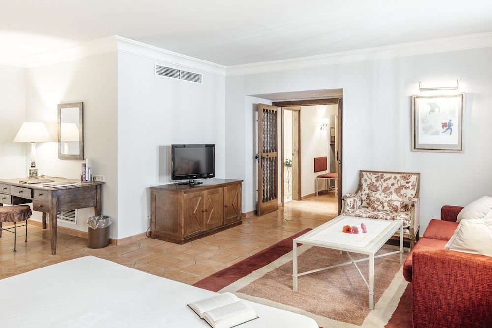 Parador de Zafra Superior Twin Room 3