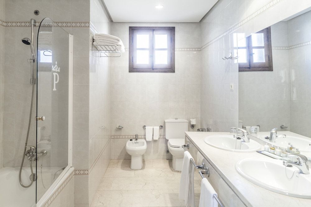 Parador de Zafra Standard Twin Room 5