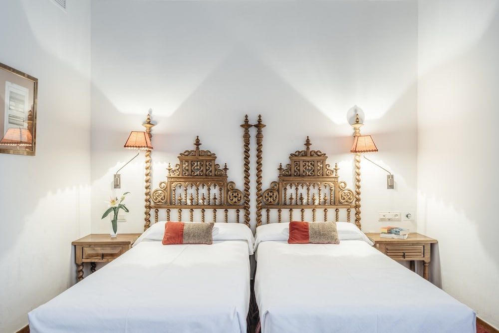 Parador de Zafra Standard Twin Room 3