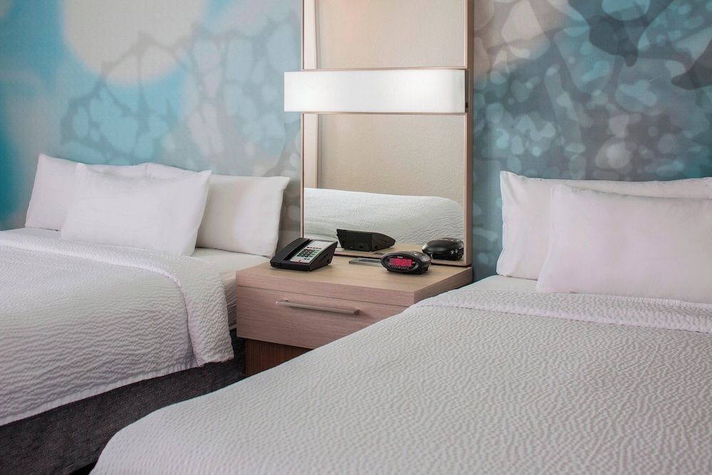 Courtyard Orlando Lake Buena Vista in the Marriott Village Room, 2 Queen Beds, Non Smoking 2