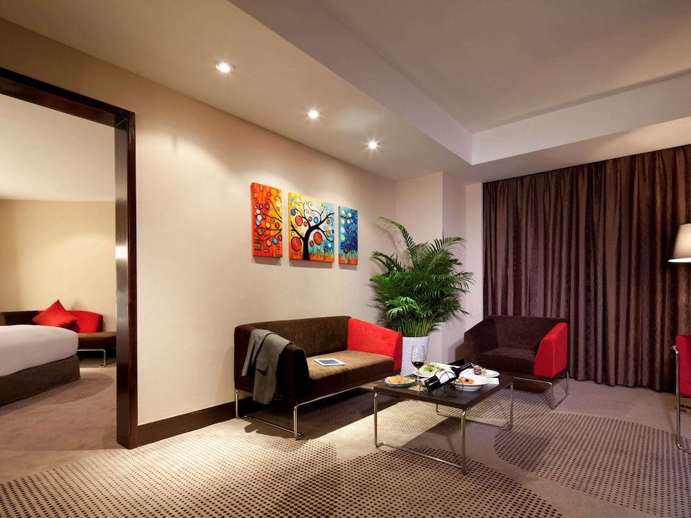 undefined Novotel Shenzhen Watergate 4