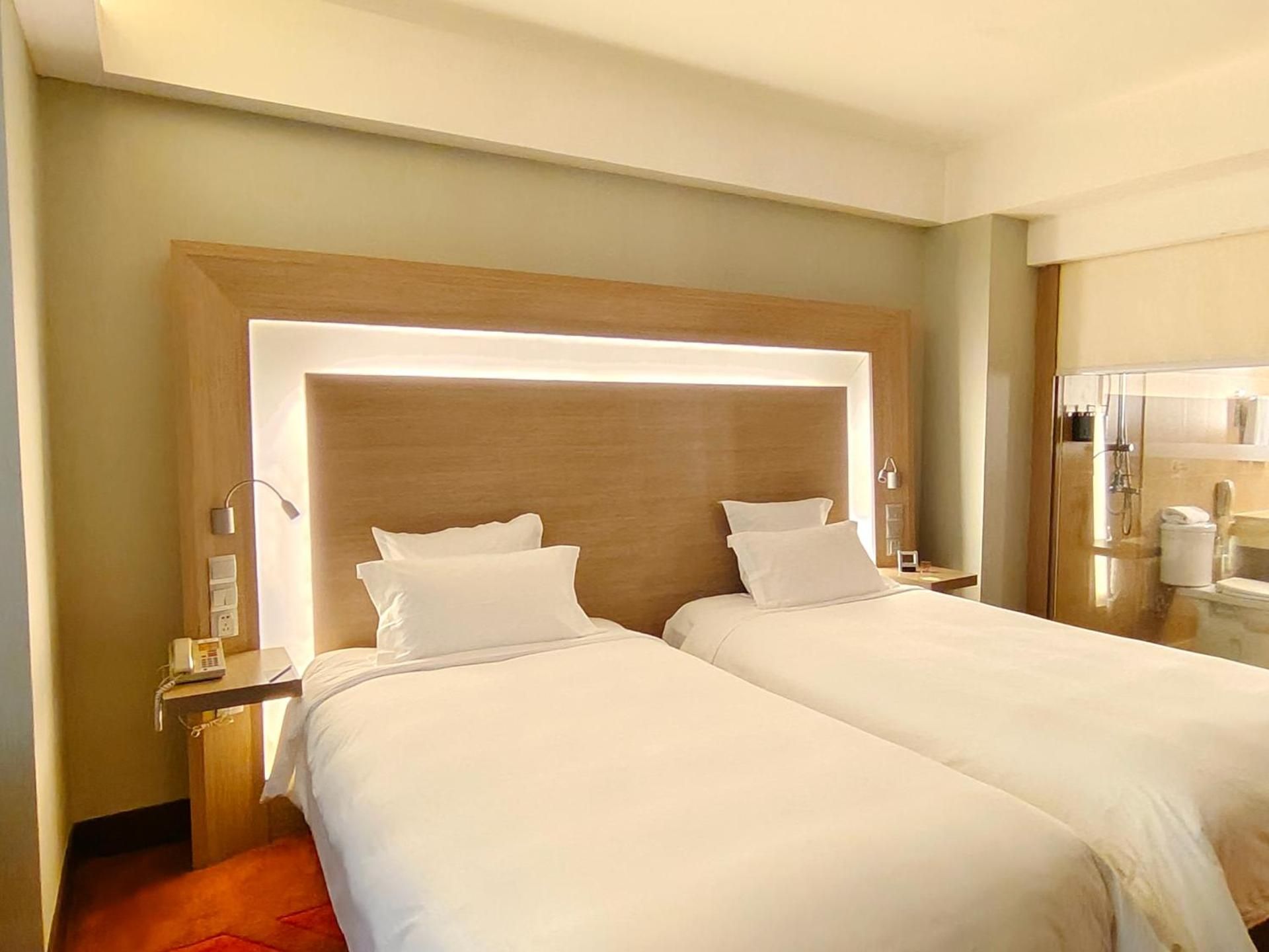 undefined Novotel Shenzhen Watergate 7