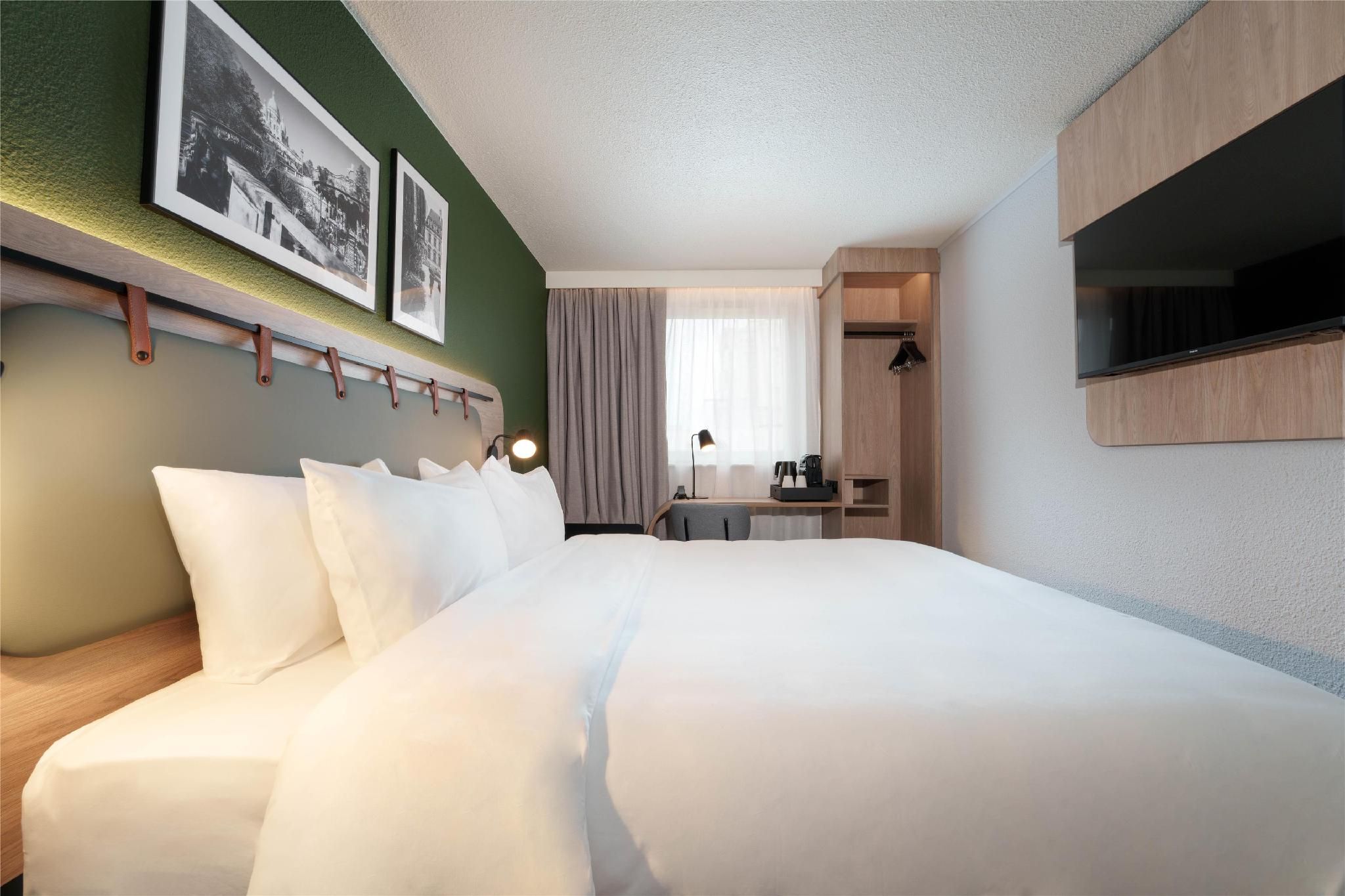 Superior Room - 1 King Bed