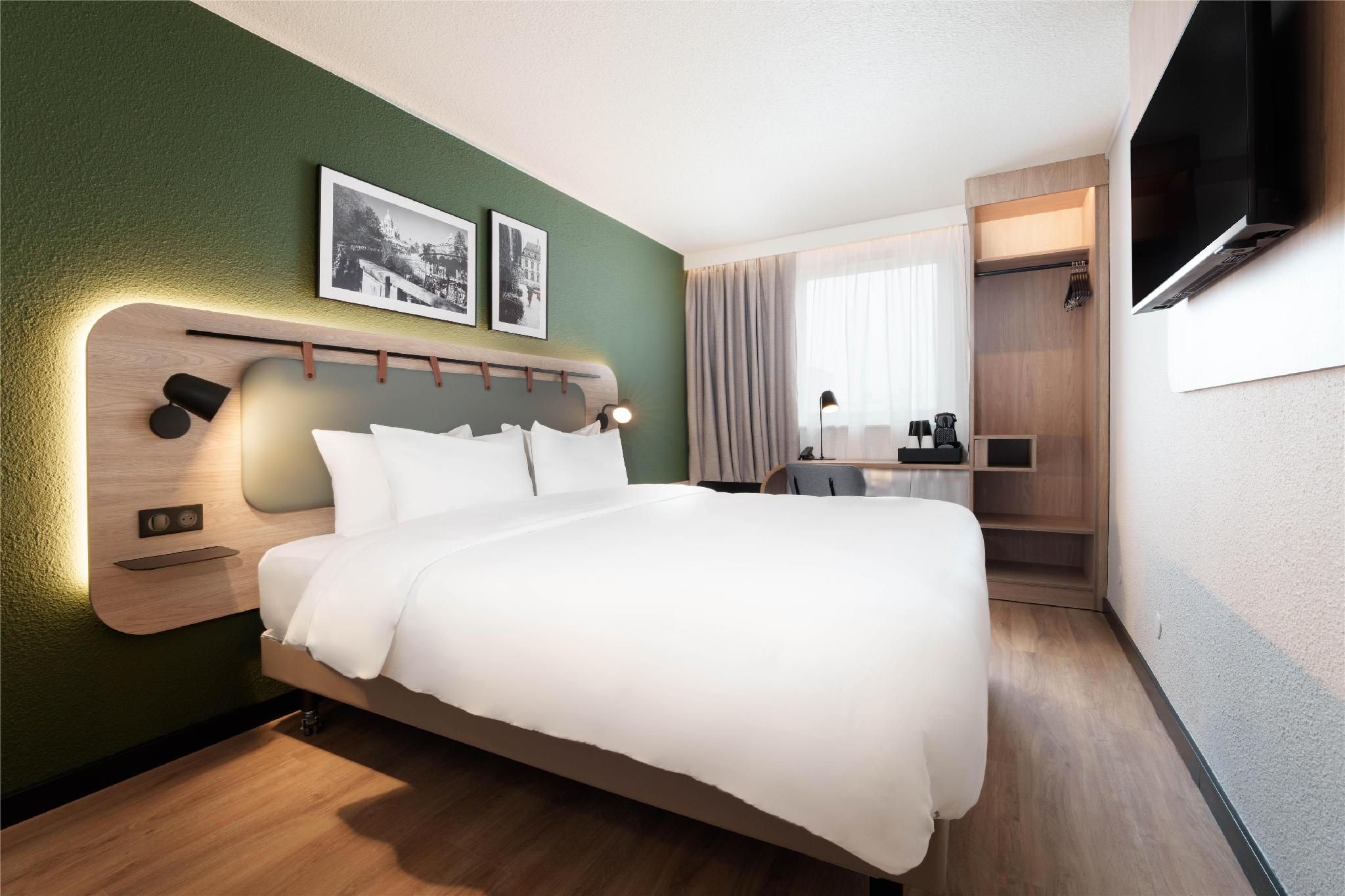 Superior Room - 1 King Bed