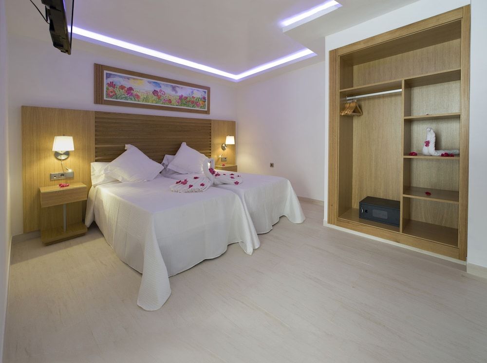 My Way Luxury Ibiza Studios Deluxe Studio, Terrace (Cama Balinesa)